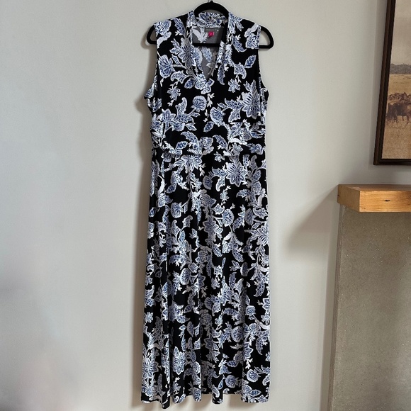 Vince Camuto Woodblock Halter Floral Maxi Dress - Picture 2 of 6